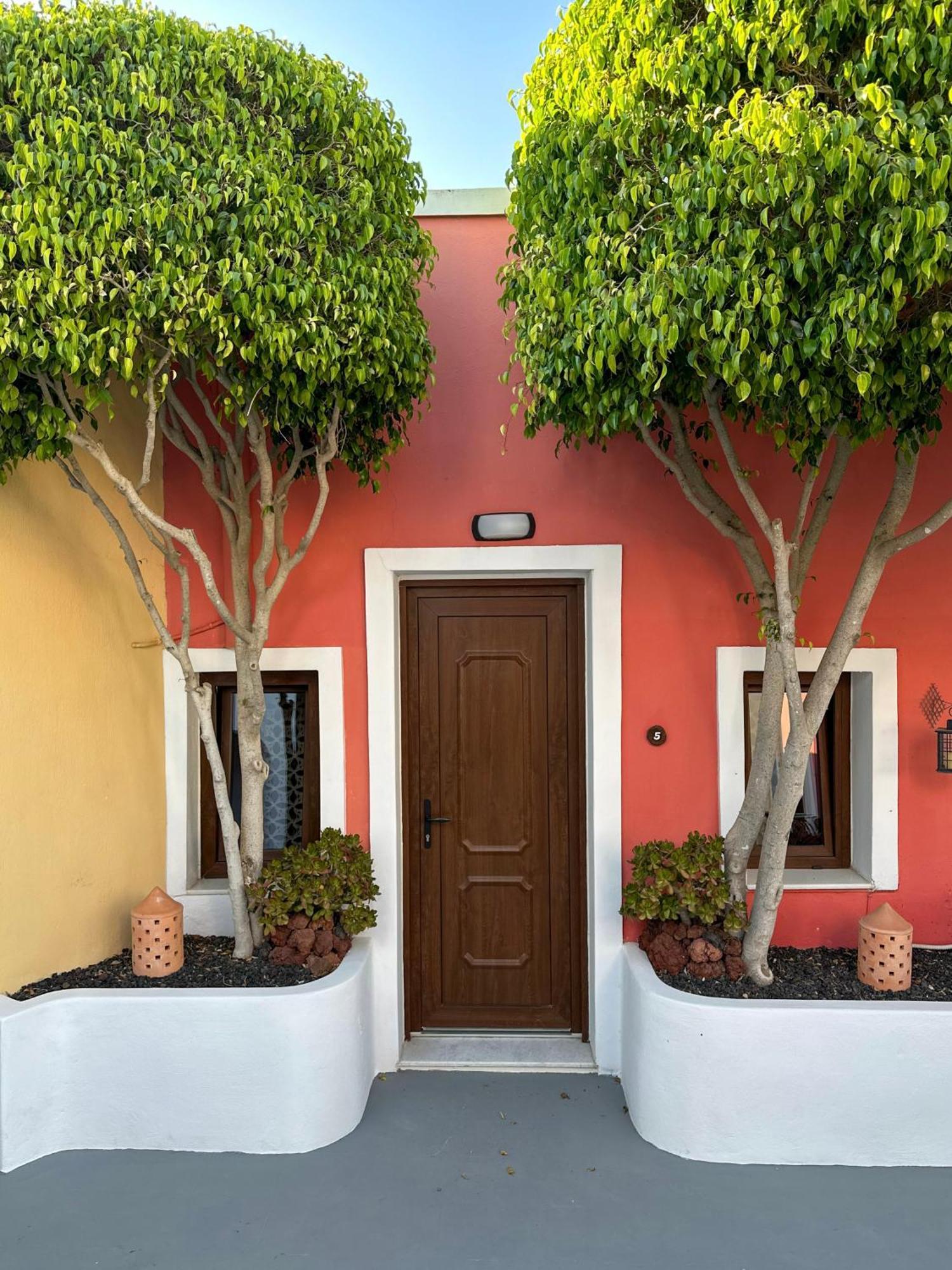 Pansion Zaharoula Hotel Fira  Exterior photo