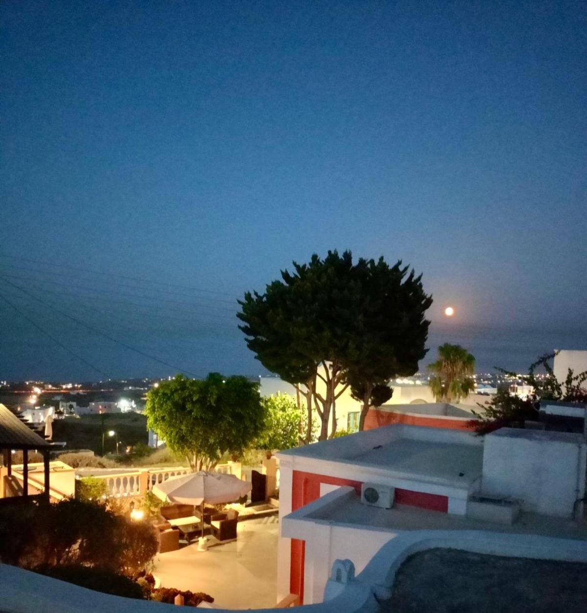 Pansion Zaharoula Hotel Fira  Exterior photo