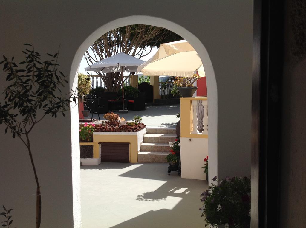 Pansion Zaharoula Hotel Fira  Exterior photo