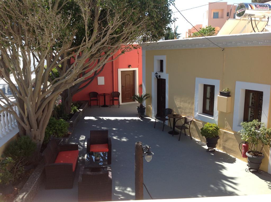 Pansion Zaharoula Hotel Fira  Exterior photo