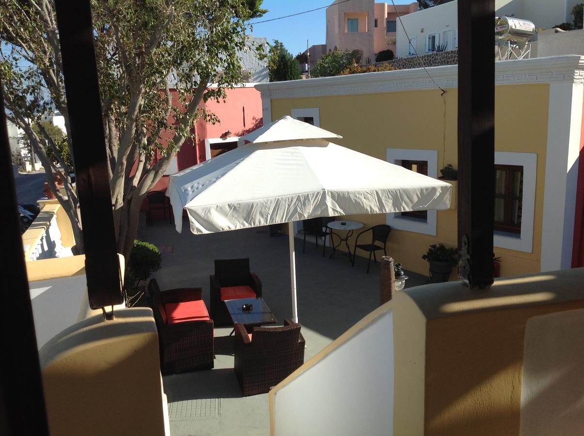 Pansion Zaharoula Hotel Fira  Exterior photo